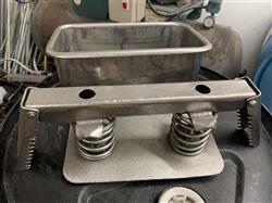 Image Lot of 600 Ham Mold with Lids - 1 from Bid-on-Equipment.com