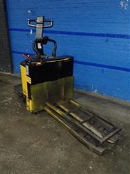 Image CROWN PE3520-60 Electric Pallet Jack - 1 from Bid-on-Equipment.com