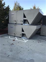 Image LENNOX Commercial Rooftop Unit - 1 from Bid-on-Equipment.com
