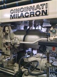 Image CINCINNATI Injection Molding Machine - 700 Ton, 110 oz. - 4 from Bid-on-Equipment.com