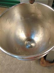 Image 60 Qt. HOBART H600T Mixer - 6 from Bid-on-Equipment.com