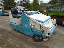 Image TENNENT Ride On Floor Parking Lot Sweeper - 1 from Bid-on-Equipment.com