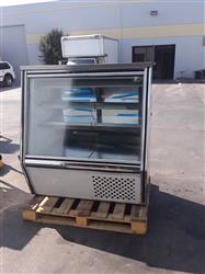 Image 4ft LEADER Deli Case - 1 from Bid-on-Equipment.com