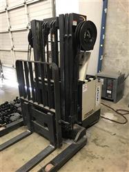 Image CROWN 30WRTT Electric Forklift - Electric Walkie Straddle Stacker - 1 from Bid-on-Equipment.com