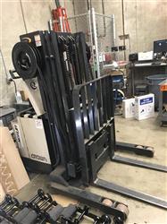 Image CROWN 30WRTT Electric Forklift - Electric Walkie Straddle Stacker - 4 from Bid-on-Equipment.com