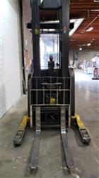 Image YALE Narrow Aisle Reach Forklift - 3 from Bid-on-Equipment.com