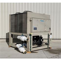 Image DAIKIN APPLIED AGZ070 Air-Cooled Water Chiller - 65 Ton - 3 from Bid-on-Equipment.com
