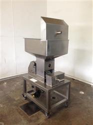 Image ERIEZ Tablet Feeder Mounted on Stainless Steel Cart - 3 from Bid-on-Equipment.com