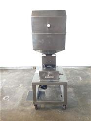 Image ERIEZ Tablet Feeder Mounted on Stainless Steel Cart - 4 from Bid-on-Equipment.com