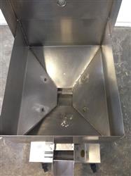 Image ERIEZ Tablet Feeder Mounted on Stainless Steel Cart - 7 from Bid-on-Equipment.com