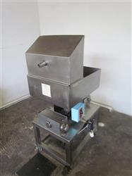 Image ERIEZ Table Feeder with Stainless Steel Hopper and Vibratory Feeder - 2 from Bid-on-Equipment.com