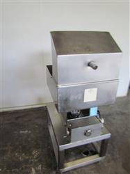 Image ERIEZ Table Feeder with Stainless Steel Hopper and Vibratory Feeder - 3 from Bid-on-Equipment.com