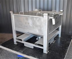 Image 200 Gallon Tote / Tank - Stainless Steel, Stackable - 1 from Bid-on-Equipment.com