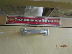 Image GREAT WESTERN MFG. CO. Box Type Tru-Balance Sifter - Model  221/222 - 5 from Bid-on-Equipment.com