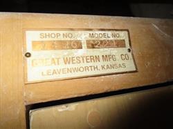 Image GREAT WESTERN MFG. CO. Box Type Tru-Balance Sifter - Model  221/222 - 14 from Bid-on-Equipment.com