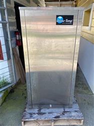 Image HOLIDAY ICE Arctic Temp Ice Machine - 1 from Bid-on-Equipment.com