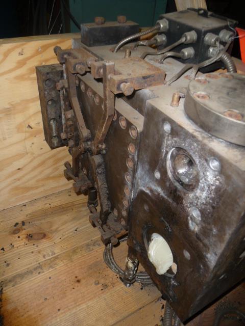 372827 - CLOEREN Co-Ex Block - Main Image from Bid-on-Equipment.com