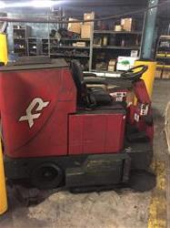 Image FACTORY CAT 40C Ride On Floor Sweeper  - 2 from Bid-on-Equipment.com