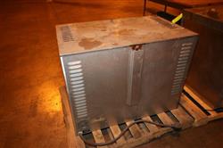 Image DELUXE Double Door Oven with 4-Rack Shelves - 8300 Watts - 3 from Bid-on-Equipment.com