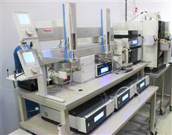 Image THERMO SCIENTIFIC TSQ Endura Mass Spectrometer with Transcend II LX-4 and Ultimate Pumps UHPLC  System - 4 from Bid-on-Equipment.com