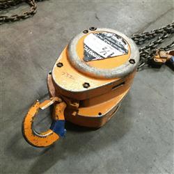 Image 1.5 Ton HARRINGTON CF4 / CF015  Chain Hoist - 2 from Bid-on-Equipment.com