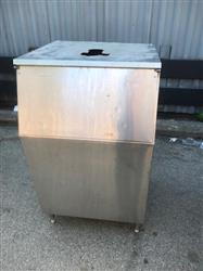 Image FOLLETT Ice Bin  - 1 from Bid-on-Equipment.com