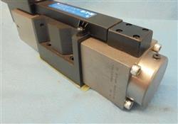 Image EATON VICKERS Proportional Directional Control Valve - 7 from Bid-on-Equipment.com
