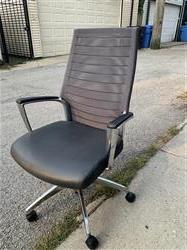 Image Lot of Office Furniture - 1 from Bid-on-Equipment.com