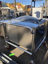 Image 180 Gallon Square Tote - 1 from Bid-on-Equipment.com