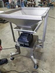Image Vibratory Hopper Feeder  - 1 from Bid-on-Equipment.com