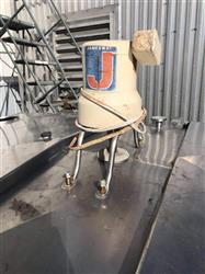 Image 300 Gallon JAMESWAY Bulk Tank - 8 from Bid-on-Equipment.com
