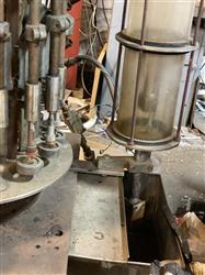 Image 8 Head MRM X.P. Rotary Vacuum Filler / Liquid Oils Filling Machine - 4 from Bid-on-Equipment.com