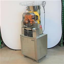 Image ZUMEX Speed Pro Tank Podium Commercial Juicer - 3 from Bid-on-Equipment.com