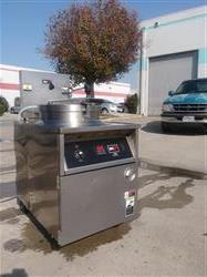 Image BKI Electric Pressure Fryer with Filter - Model FKM-F - 1 from Bid-on-Equipment.com