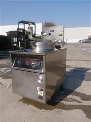 Image BKI Electric Pressure Fryer with Filter - Model FKM-F - 2 from Bid-on-Equipment.com