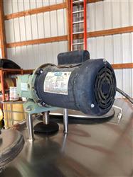 Image 1000 Gallon DARI-KOOL Bulk Tank - Model DKE - 3 from Bid-on-Equipment.com