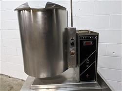 Image GARLAND KT12E Jacketed Tilting Kettle - 2 from Bid-on-Equipment.com