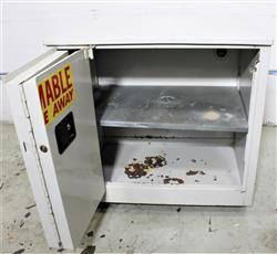 Image 30 Gallon SECURALL A131 Flammable Storage Cabinets - 4 from Bid-on-Equipment.com