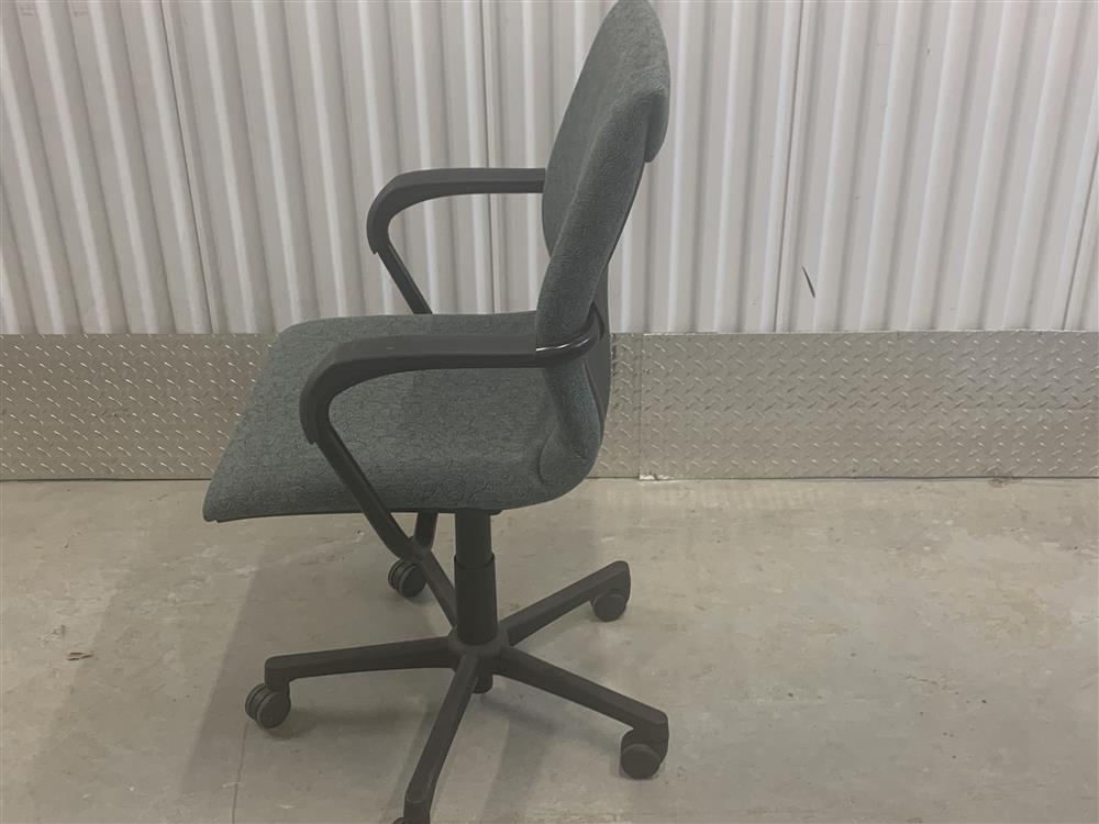 Item STEELCASE Office Chairs from Bid-on-Equipment.com