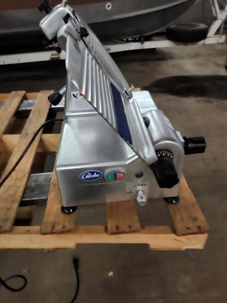 Item GLOBE G124 Deli Slicer  from Bid-on-Equipment.com
