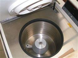 Image IEC Laboratoy Centrifuge Model B-22M - 2 from Bid-on-Equipment.com